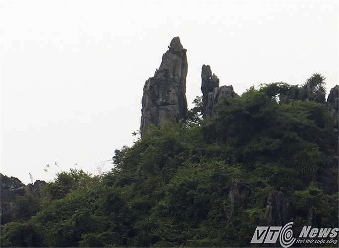 Tựa như 'Hòn vọng phu' trước biển