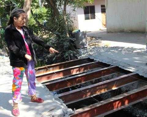 Chính quyền phá vỡ cây cầu tự dân xây dựng: Câu trả lời bất ngờ