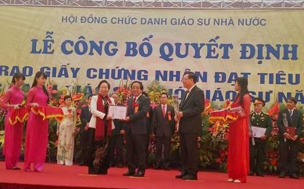 giáo sư, phó giáo sư (GS,PGS) năm 2014