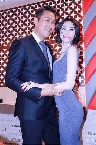 Khánh My cho biết, đoàn phim chuẩn bị khá nhiều quần áo và phụ kiên cho cô. Nhưng vì tính cẩn thận và lo xa nên Khánh My cũng đích thân chuẩn bị hai va li quần áo và trang sức để bộ phận phục trang có nhiều sự lựa chọn hơn. 