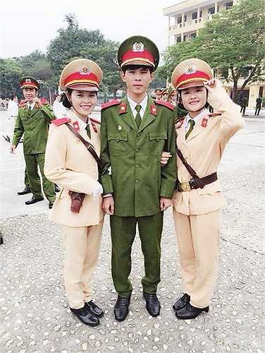 Sinh ra trong gia đình mẹ làm giáo viên, bố và anh trai làm bộ độii nhưng Ngọc Sơn nuôi dưỡng ước mơ trở thành một chiến sỹ công an từ bé. 