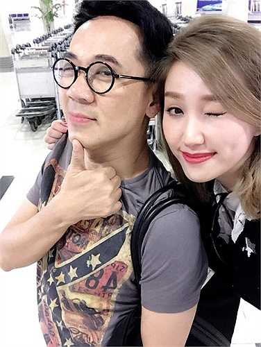 Bảo Thy nhí nhảnh bên nghệ sỹ Thành Lộc.