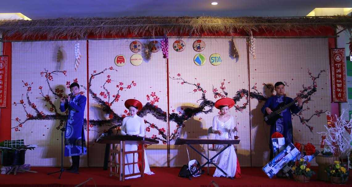 Tết sớm đầm ấm tại Gamuda Gardens