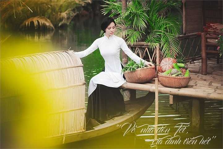 Cùng ngắm những hình ảnh Trà Giang khoe vẻ đẹp dịu dàng bên mẹ