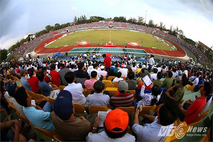 Trong khi đó, tân binh XSKT Cần Thơ cũng gặp rất nhiều khó khăn trong lần đầu lên chơi ở giải đấu cao nhất làng bóng đá quốc nội. (Ảnh: Quang Minh)