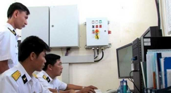Theo chia sẻ của Trung tá Nguyễn Hữu Ngọc, Phó Trung đoàn trưởng Trung đoàn radar 451, Vùng 4 Hải quân: 'Chúng tôi đã vận hành sử dụng có hiệu quả các thiết bị kỹ thuật rất hiện đại, đáp ứng yêu cầu nhiệm vụ theo phương châm 'Nhanh, xa, đúng, đủ, bí mật, an toàn', xứng danh là 'mắt thần Trường Sa'. (Theo ĐVO)