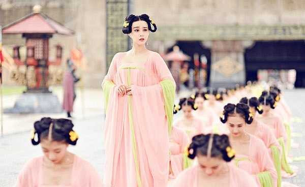 Dù đã 33 tuổi nhưng Phạm Băng Băng vẫn đầy thuyết phục với hình ảnh Võ Như Ý 14 tuổi thuở mới vào cung.