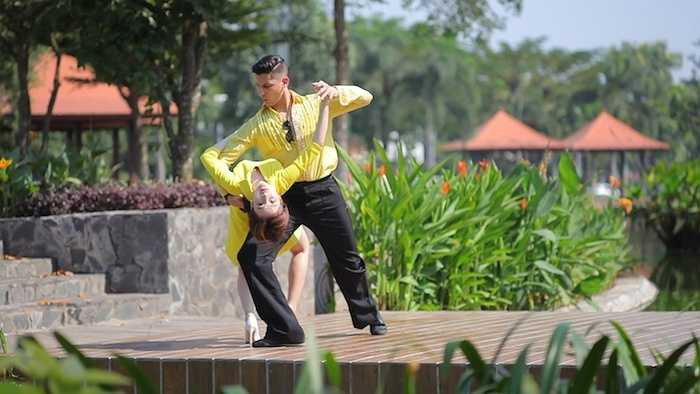 Nhiều khán giả khá thắc mắc về việc một cô nàng sở hữu hình thể chuẩn như Phương Trinh sẽ ra sao khi hóa thân vào hình tượng này.