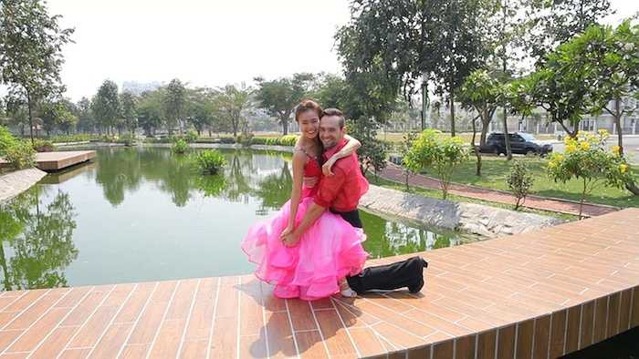 Cả hai sẽ mang đến sân khấu câu chuyện tình công sở của cô thư ký xinh đẹp với sếp của mình. 