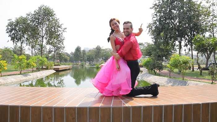 Với điệu Argentina Tango và Chachacha, những gay cấn và hài hước của tình yêu vụng trộm khi bị phát hiện hứa hẹn sẽ mang nhiều thú vị cho người xem. 