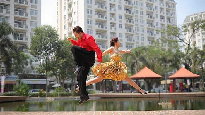 Đêm thi tới, Chi Pu cùng bạn nhảy Georgi sẽ mang đến cho khán giả một tình yêu đầy cảm động giữa thời chiến tranh.