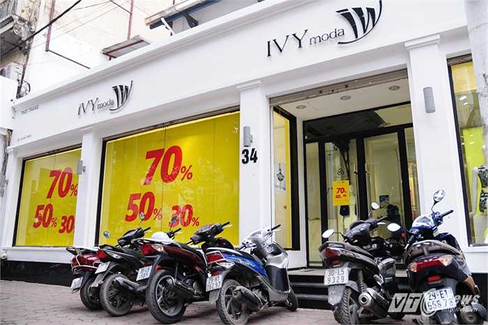 IVY giảm giá ở nhiều mức, 30, 50 và 70% sản phẩm