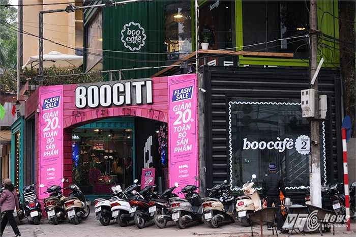 Cửa hàng Boo trên phố Bà Triệu, giảm giá toàn bộ sản phẩm 20% (Tùng Đinh/Thực hiện)