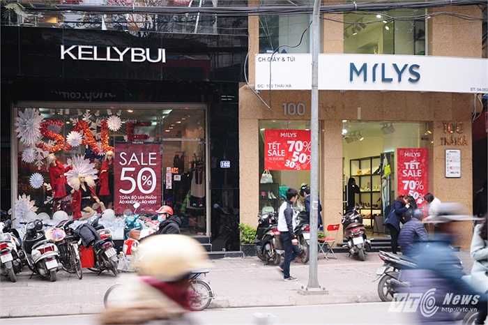 2 cửa hàng Kelly Bui và Milys cùng giảm giá mạnh những ngày cuối năm