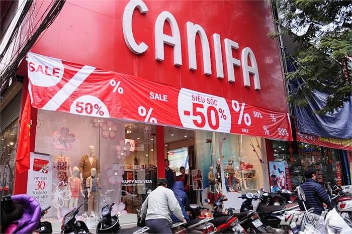 Canifa cũng giảm 50% các sản phẩm của mình