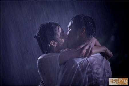 Những cảnh nóng của Phạm Băng Băng và Cát Ưu trong phim Đào hoa vận cũng gặp phải nhiều soi mói. Phần lớn mọi người đều tỏ ra không mấy thích thú với những hành động thân mật của cả hai trong phim.