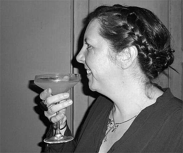 Sau đó, Heather đã tìm được một loại kem từ thảo dược giúp chữa khỏi căn bệnh vảy nến. Sau 2 tháng sử dụng, 50% da được cải thiện và sau 6 tháng da cô đã thay đổi rõ rệt. 