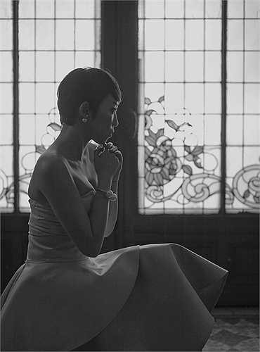 Hình ảnh những chú ngựa và kỵ sĩ trong MV, ngoài ý đồ trang trí còn mang ý nghĩa về mặt tinh thần: Kỵ sỹ sẽ luôn dũng cảm chiến đấu và không lùi bước. Đây cũng chính là tinh thần của chính Tóc Tiên trên con đường chinh phục ước mơ của mình