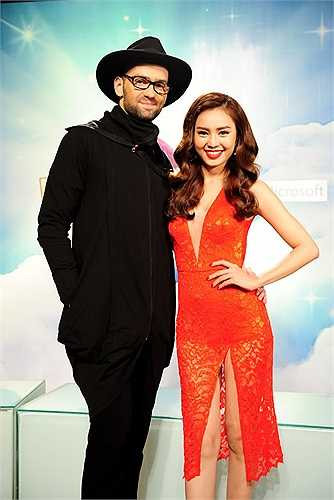 Nữ diễn viên Cánh đồng bất tận diện váy ren xẻ cao táo bạo. Lan Ngọc tình tứ bên bạn nhảy.