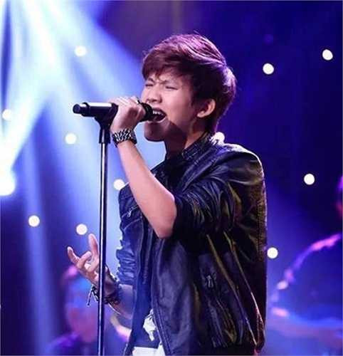 Đoàn Nguyễn Bảo Trọng sinh ngày 9/1/1998. Anh chàng đang sinh sống và học tập tại bang Tacoma, Washington, Mỹ. 