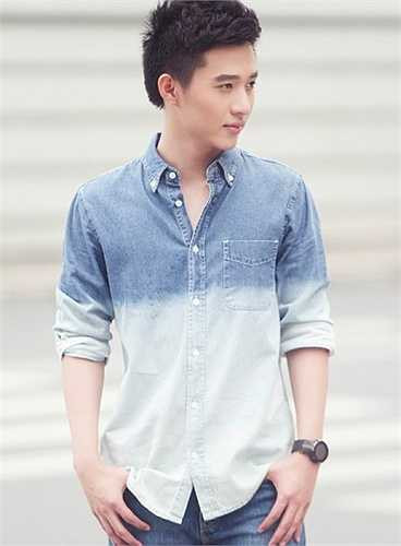  Từ nhỏ, vốn đam mê nhiếp ảnh lại tình cờ được một nhà báo đề nghị giúp đỡ, khi về Việt Nam cậu bạn lập tức tiếp xúc với công việc này.