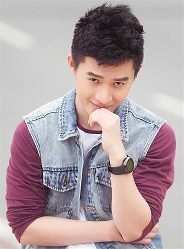 Chàng trai này cho biết sau khi tốt nghiệp sẽ trở lại Việt Nam để tiếp tục theo đuổi cả hai công việc là hoạt động nghệ thuật và phụ giúp gia đình trong việc kinh doanh.