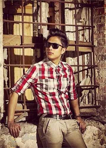 Thời gian đi du học, có thời gian là Công lại làm clip về chú Mèo mun đáng yêu. 