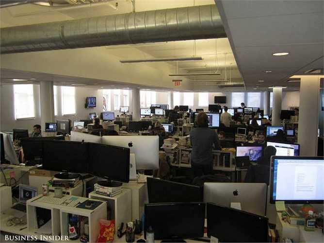 Máy ảnh PnS cho thấy ánh sáng đèn huỳnh quang có màu trông vàng hơn.