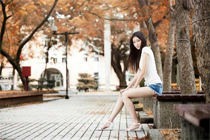 Những bộ ảnh khoe cặp chân hoàn hảo của Trương Thái Ninh khiến nam giới 'phát sốt'.