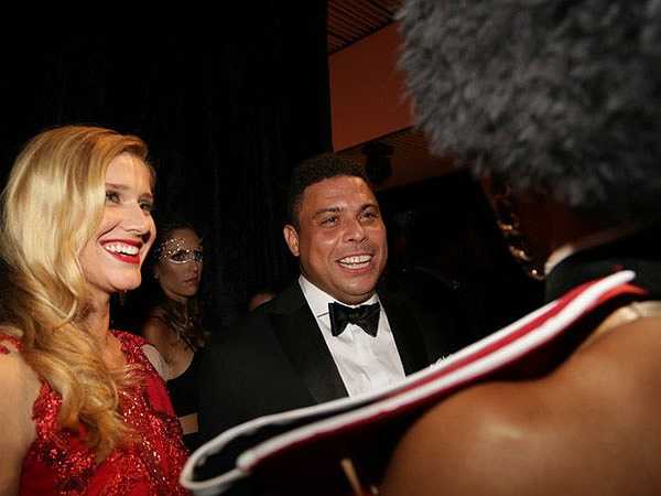 Suốt từ đầu năm, tin đồn Ronaldo và vợ sắp cưới Paula Morais chia tay được bàn tán khắp nơi khi hai người không đón Giáng sinh hay năm mới cùng nhau.