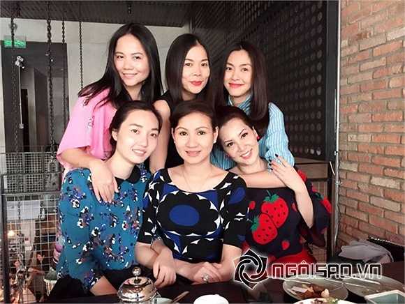 Hiện Hà Tăng đang mang bầu ở khoảng tháng thứ 6 và cô rất hiếm khi xuất hiện trước công chúng.