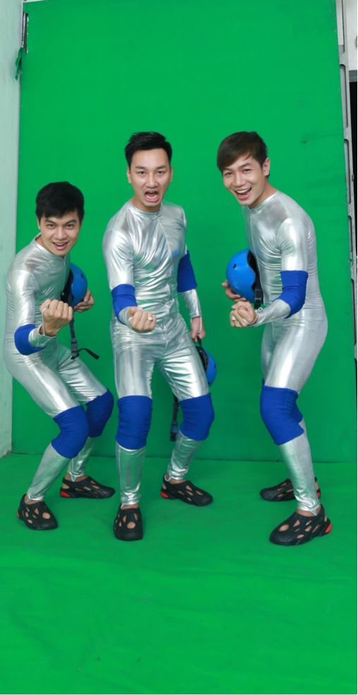 Đội diễn viên Thành Trung khởi động máu lửa trước giờ chơi