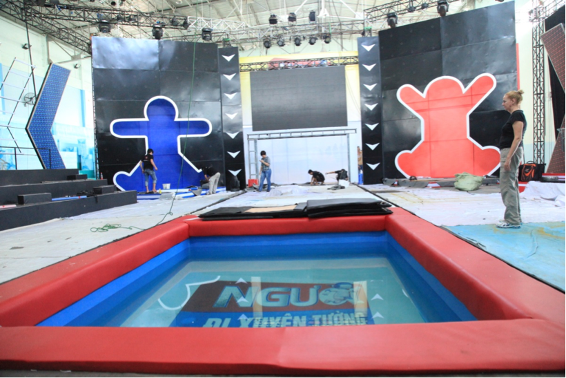 Ekip sản xuất cùng với các chuyên gia bản quyền nước ngoài Fremantle đã cùng làm việc trong nhiều tháng