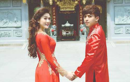 Theo mỹ nhân chuyển giới, tin đồn hẹn hò của cô với nam ca sỹ 'Con bướm xuân' sau khi hình ảnh thân mật trong quán cà phê bị paparazi chụp lại là không có thật.