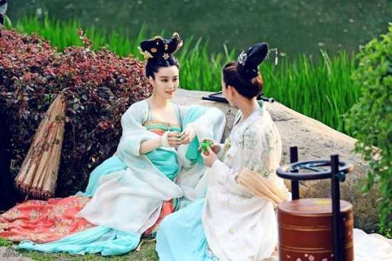 Dàn mỹ nhân xinh đẹp và đầu tư trang phục cầu kỳ chưa từng có trong dòng phim lịch sử