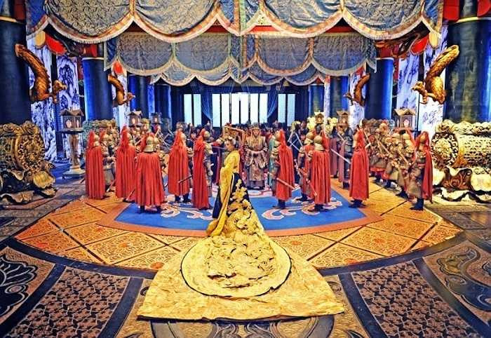 Sắp tới đây mỹ nhân sinh năm 1981 sẽ diễn cùng Brad Pitt và Lee Min Ho trong bộ phim hợp tác Mỹ - Trung - Hàn kể về một phi công Mỹ được một người Hàn Quốc cứu sống trong Thế chiến thứ 2.