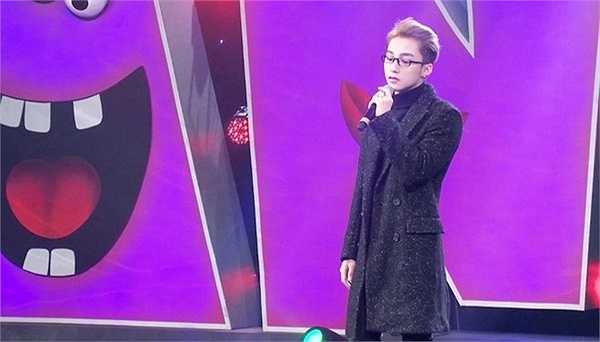 Anh chàng thường xuất hiện với diện mạo chỉn chu khi bước lên sân khấu, tham dự sự kiện giải trí và giao lưu cùng người hâm mộ.