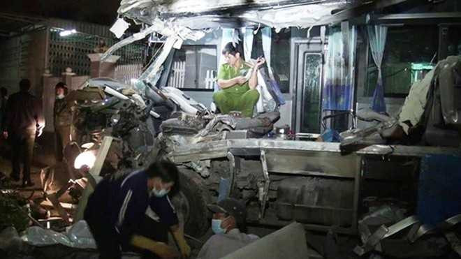 Tai nạn thảm khốc ở Bình Thuận: Nhiều tiếng kêu cứu, than khóc trong đêm