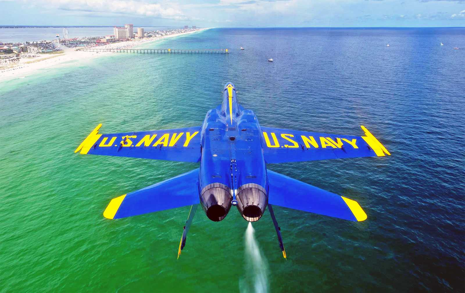 Cận cảnh một chiếc máy bay thuộc đội Blue Angels của Hải quân Mỹ 