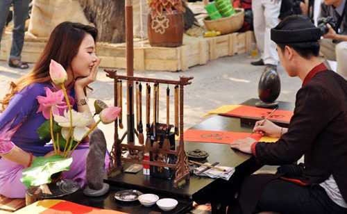 Năm mới, xin 'ông đồ' chữ gì cho may mắn?