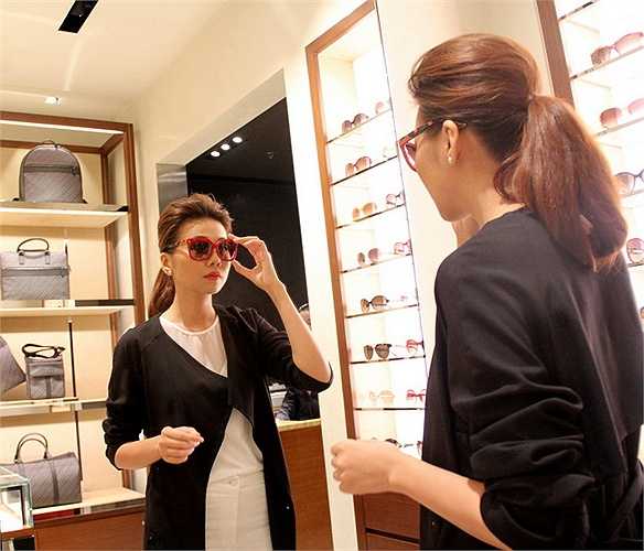 Cô sẽ sang Mỹ để tham dự chương trình NewYork Fashion Week với tư cách khách mời.