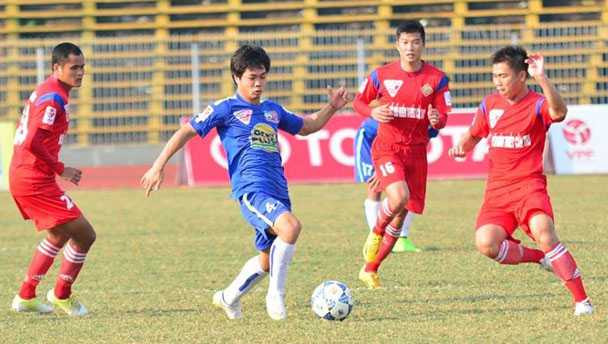 Công Phượng mất hình ảnh cả trong lẫn ngoài sân cỏ