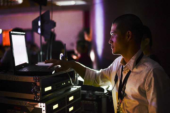 Là người thầm lặng đứng sau những khung hình trên truyền hình, ít ai biết được hết sự quan trọng và vai trò công việc của một tổng đạo diễn. Việt Tú là người chịu trách nhiệm cao nhất cho sự thành công của mỗi chương trình anh đảm nhận.