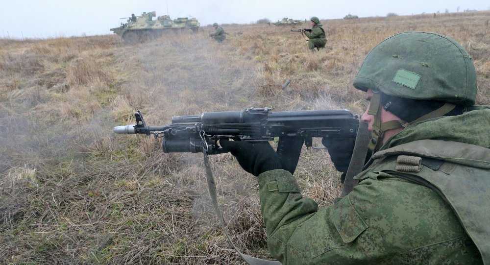 Binh sĩ Nga luyện tập