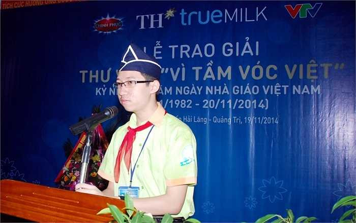 Nhật Minh có thể giải các bài Toán,Lý, Hóa cấp ba mặc dù em đang học lớp 8. Các bài tập nào khó các anh chị lại đến nhờ Nhật Minh giải hộ.