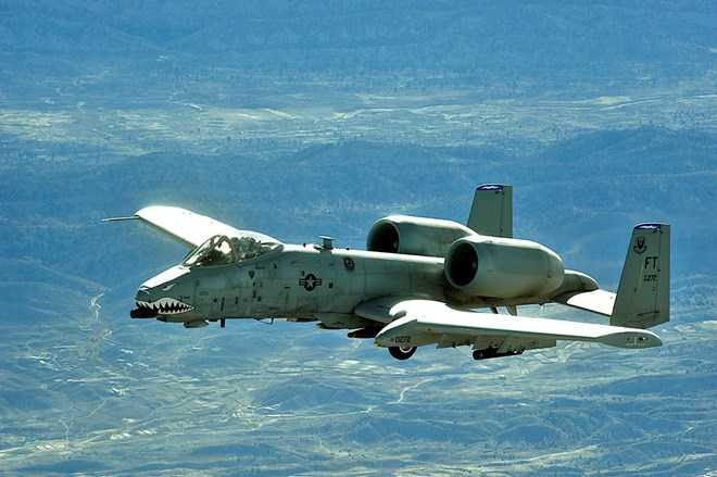 Máy bay cường kích A-10 Thunderbolt II