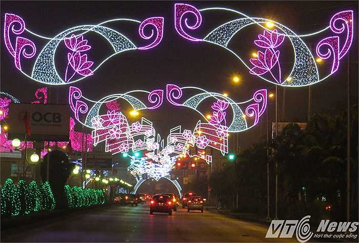 Ngoài hoa phượng, hoa sen thì hoa đào là loài hoa đặc trưng phía Bắc và thường xuất hiện trong những sự kiện lớn của đất nước, sắc xuân Việt Nam. 