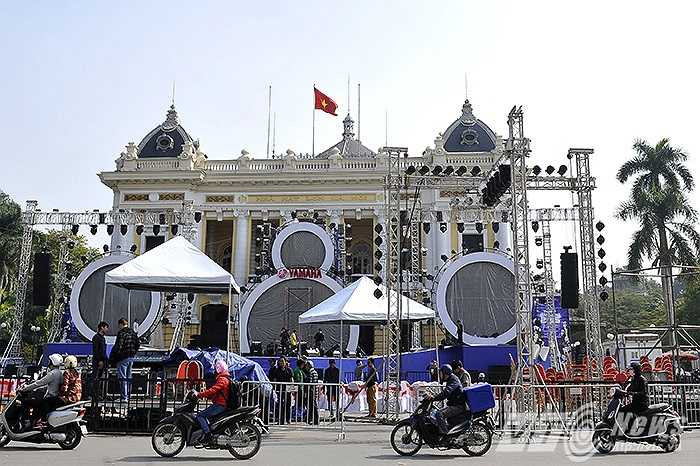 Sự kiện ‘Yamaha ClearMen Countdown 2015’ sẽ được diễn ra vào tối 31/12/2014 từ 20h30 đến 0h30 tại Quảng Trường Cách Mạng Tháng Tám, Nhà Hát Lớn, Hà Nội.