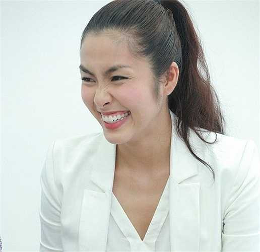 Người đẹp không tì vết như Tăng Thanh Hà cũng có lúc bị soi khuyết điểm khi cười lớn. 