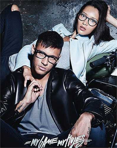 Neymar đã trở thành gương mặt đại diện của nhãn kính mắt thời trang Police